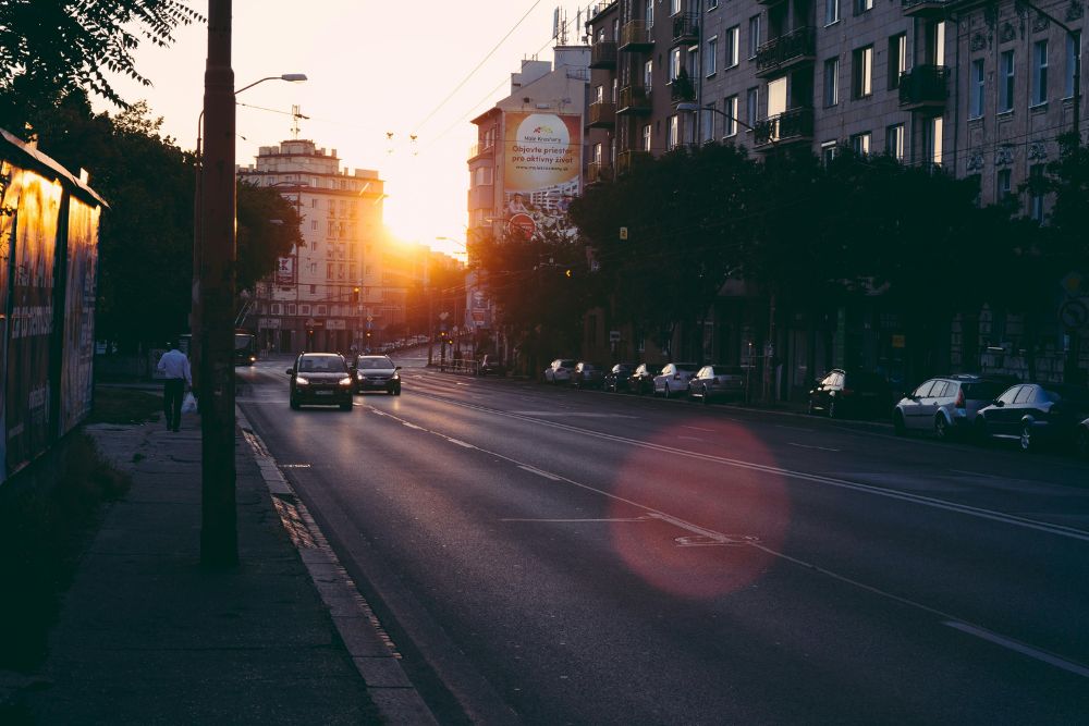 25 Daily Positive Affirmations to Start Your Day Right